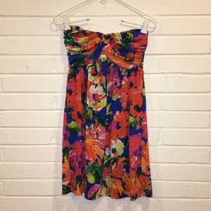 ! 🆕 w/o TAGS - Delia’s floral strapless dress